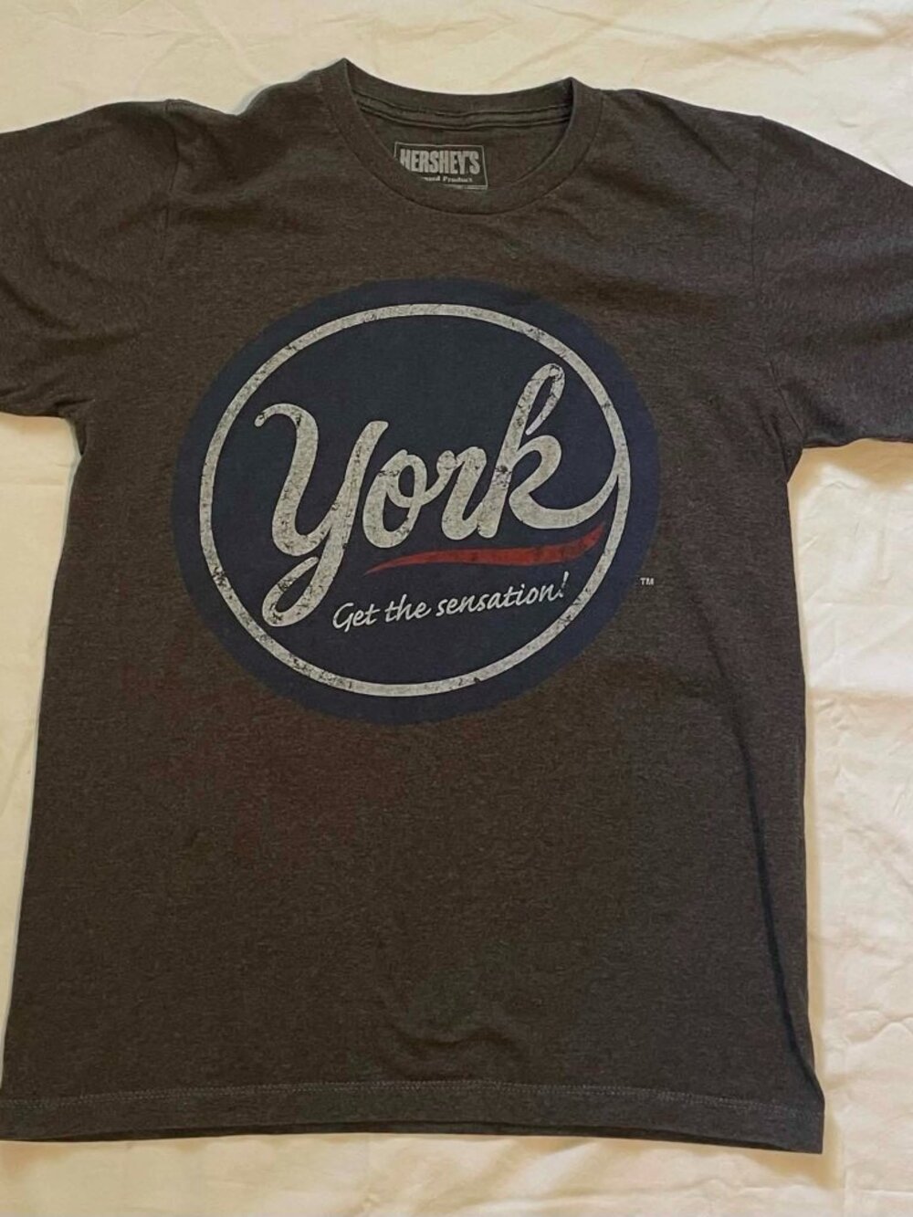 HERSHEY’s York Peppermint Women’s Gray Short Sleeve Shirt, Size S